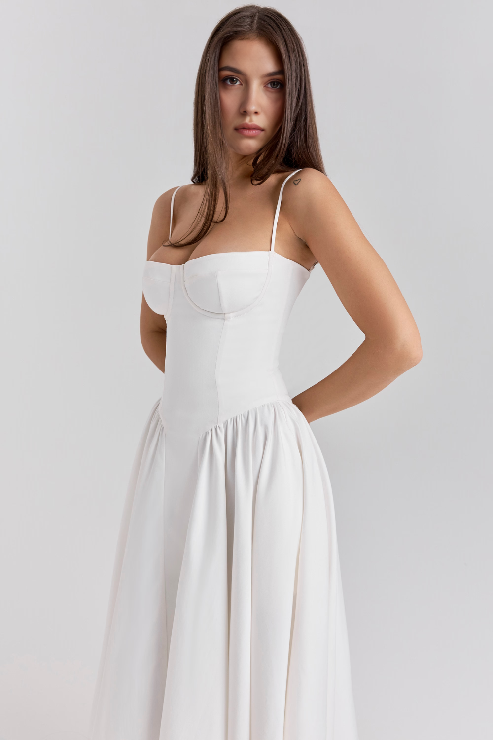 Elegantes Midi Kleider für Hochzeiten und Abendveranstaltungen – Perfekt als Hochzeitsgast-Outfit und festliches Abendkleid Emayze