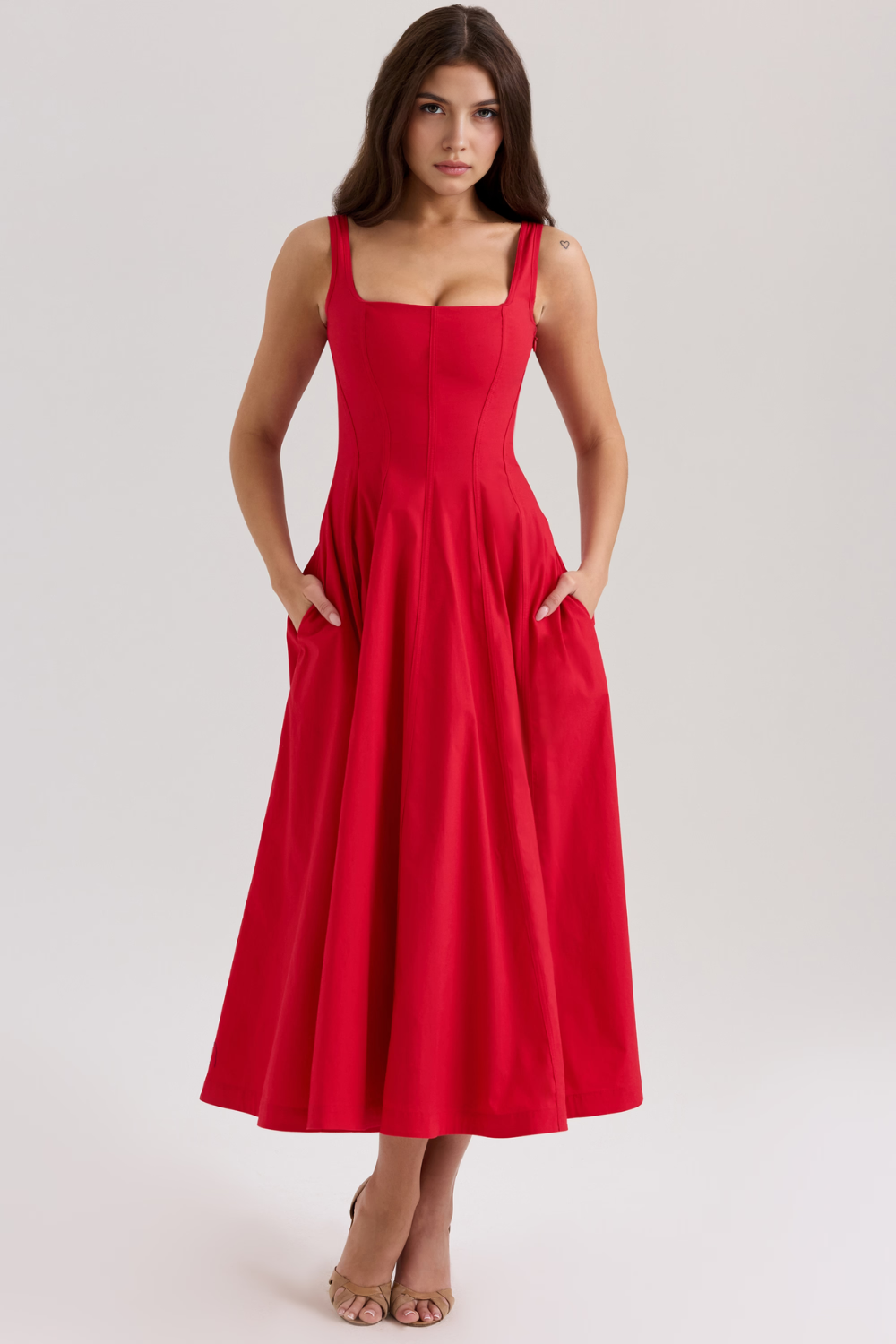 Elegantes Abendkleider für Hochzeiten – Perfektes Hochzeitsgast-Outfit und festliches Abendkleid  Emayze